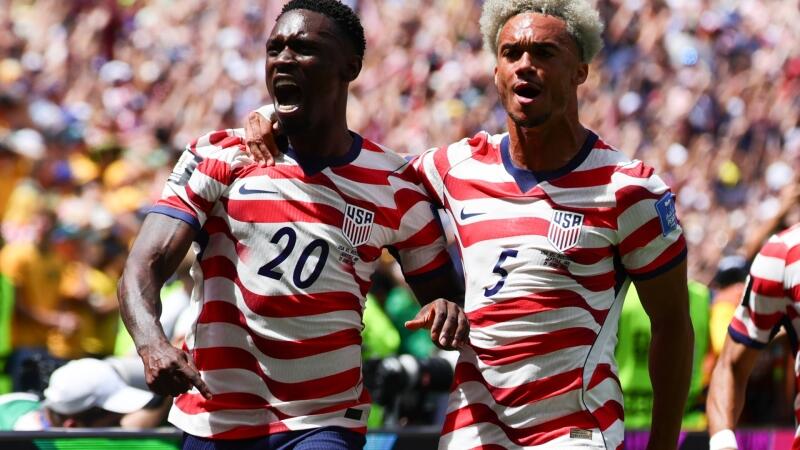 Highlights: USA schießt sich gegen "Socceroos" ins Sechzehntelfinale
