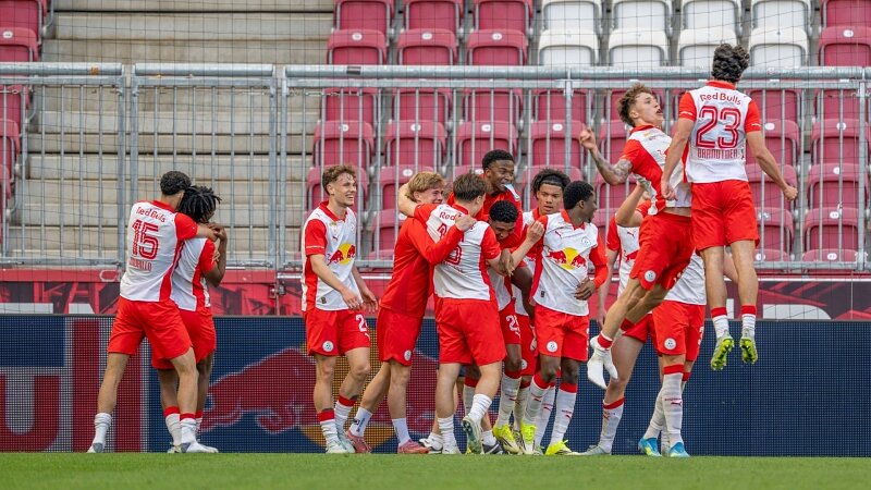 Highlights: Drei späte Tore! Lieferings Jungspunde drehen Partie gegen FAC