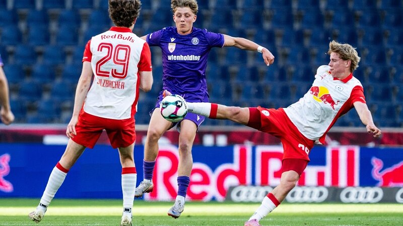 Highlights: "Jungbullen" siegen gegen "Jungveilchen"