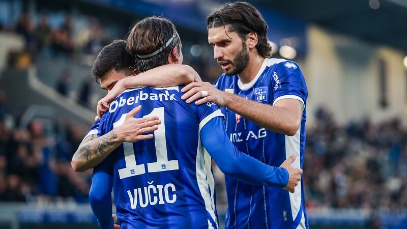 Highlights: Fünf Tore, zwei Ausschlüsse! Blau-Weiß bleibt an der Spitze